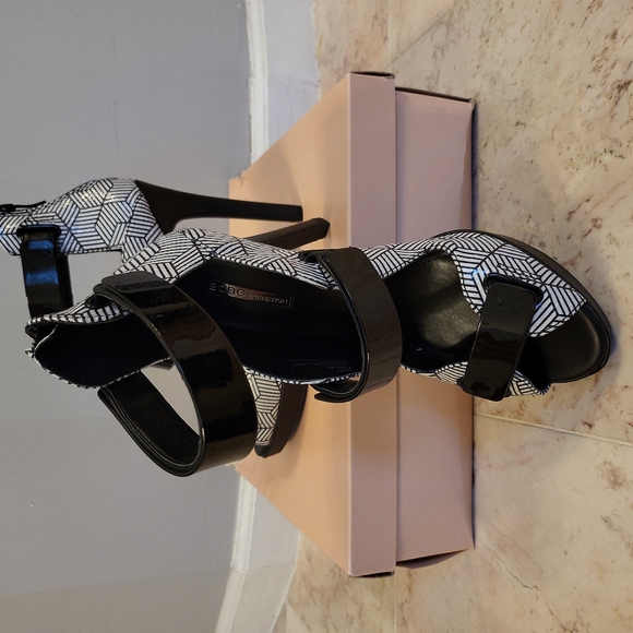 BCBGeneration Black White Cubic Heels - Picture 1 of 7